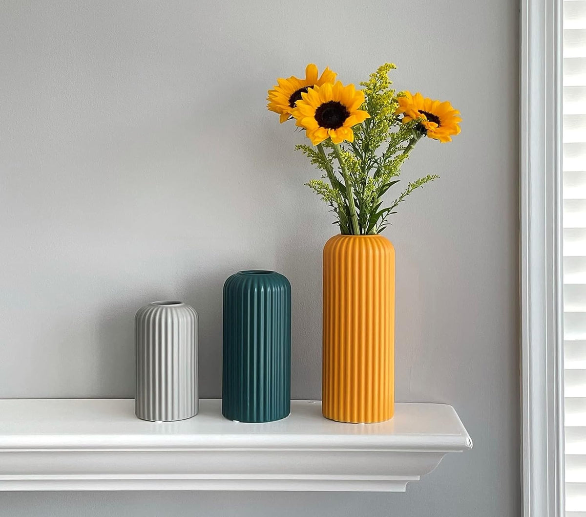 Modern Ceramic Vase Set of 3 – image 4